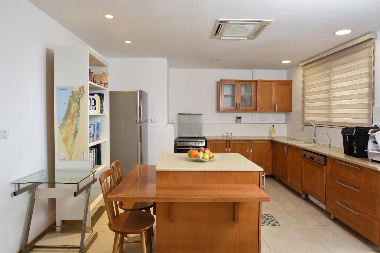 Levication 2 Bedrooms Pool&Jacuzzi 提比里亞 外观 照片